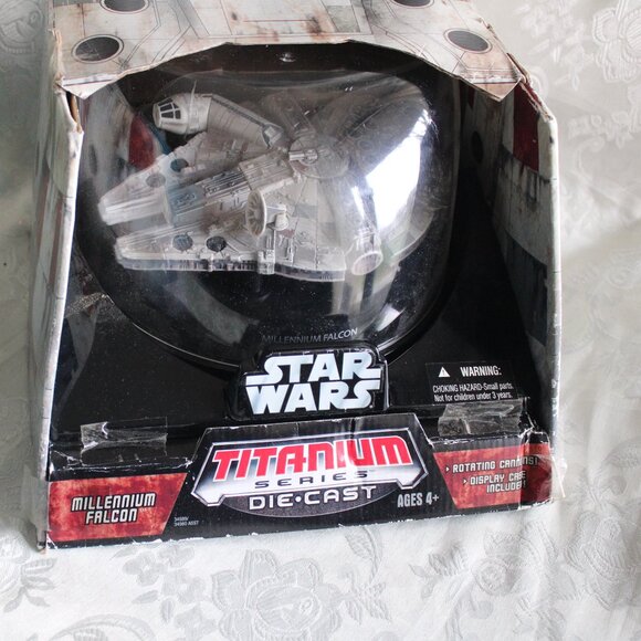 Star Wars Titanium Series Die cast Millennium Falcon "NEW" - Picture 1 of 6